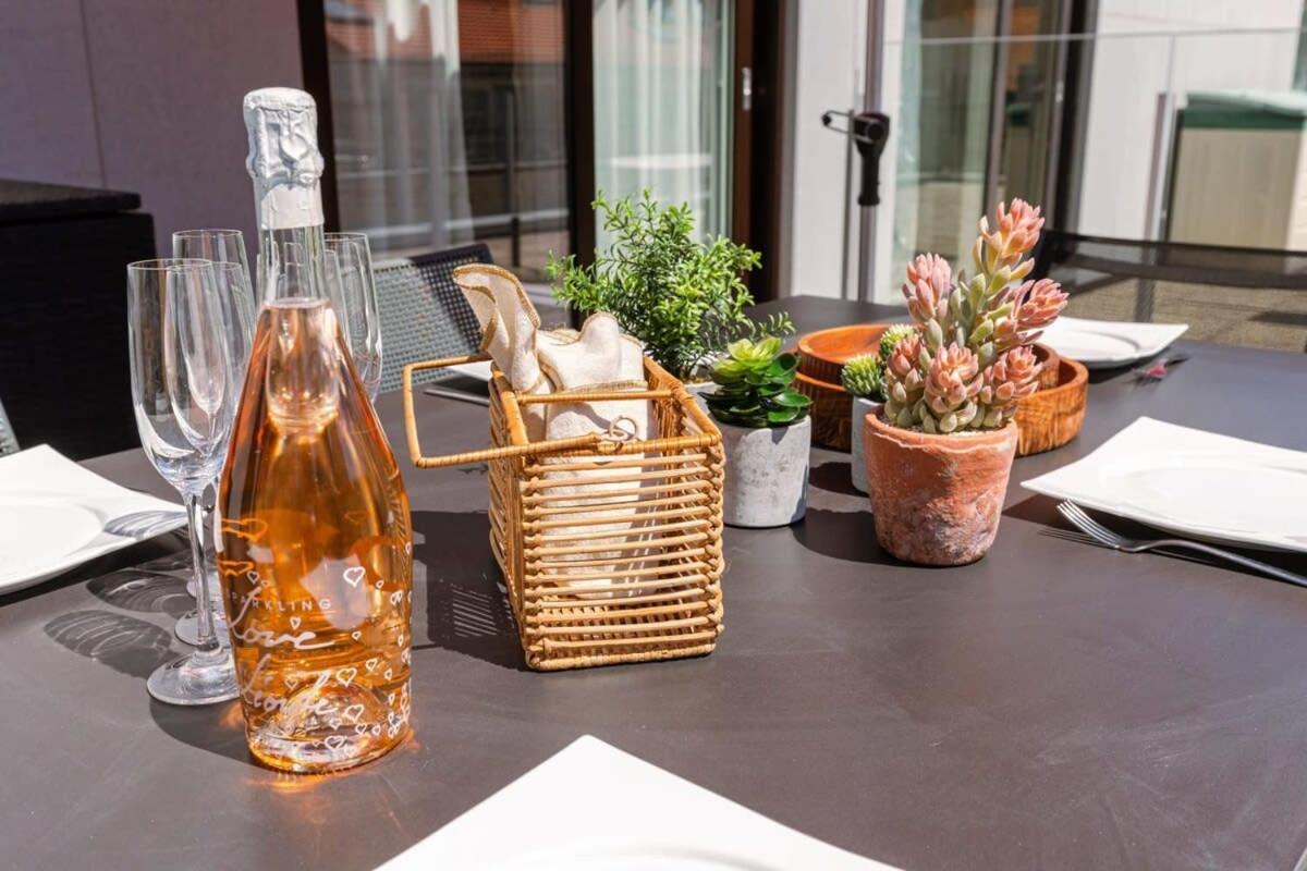 Huswell - Sunny Apartment In Knokke-Heist With Big Terrace Exterior photo