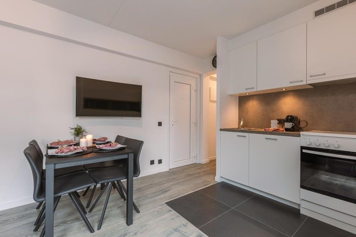 Huswell - Sunny Apartment In Knokke-Heist With Big Terrace Exterior photo