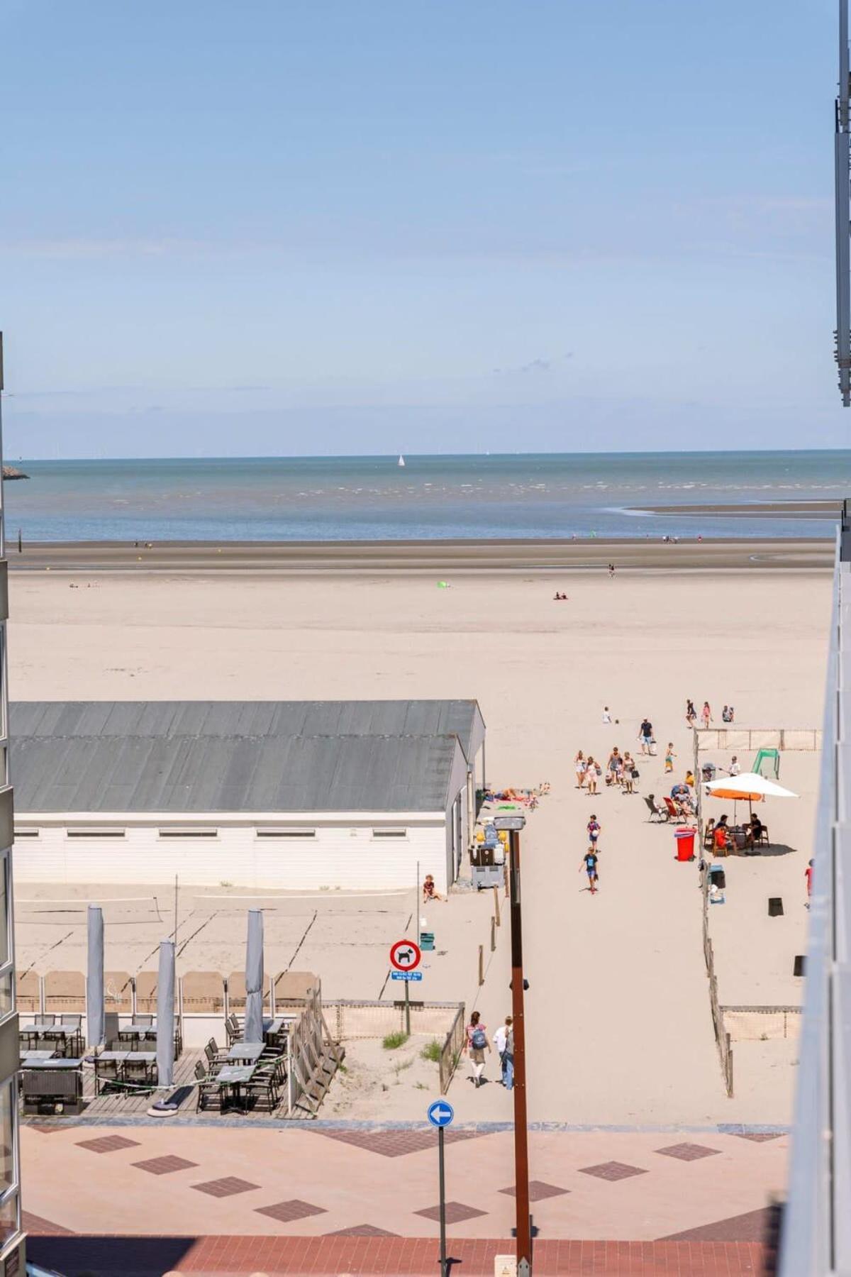Huswell - Sunny Apartment In Knokke-Heist With Big Terrace Exterior photo